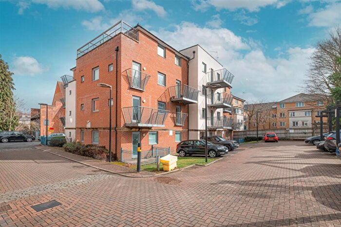 2 Bedroom Apartment To Rent In West End Road, High Wycombe, HP11