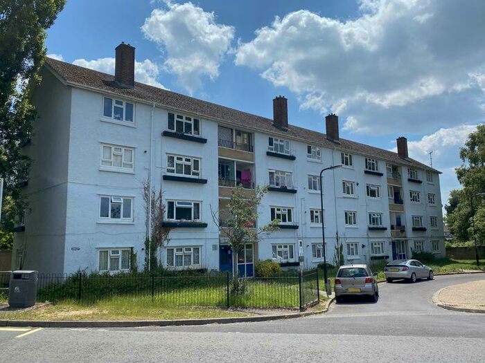 2 Bedroom Apartment To Rent In Lower Brownhill Road, Maybush, Southampton, SO16