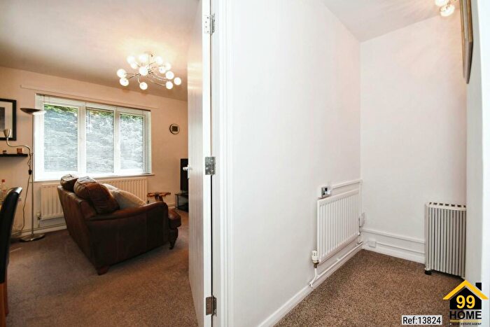 2 Bedroom Apartment For Sale In Southcroft, Buxton, Derbyshire, SK17