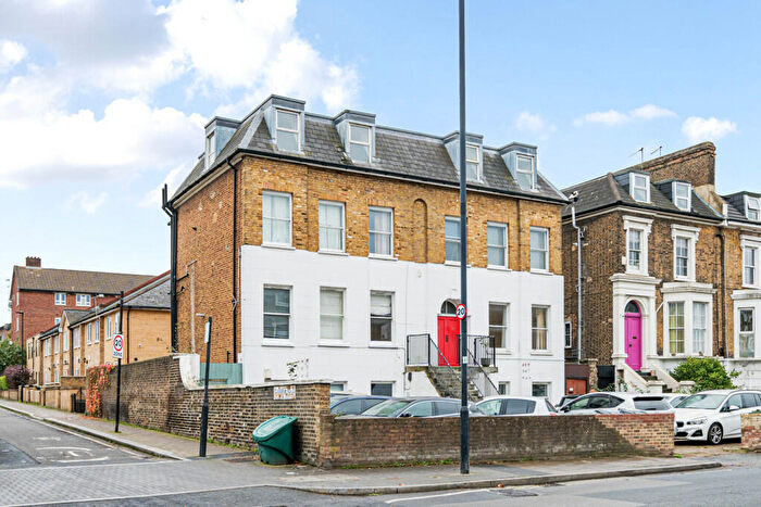 1 Bedroom Apartment For Sale In Coldharbour Lane, London, SE5