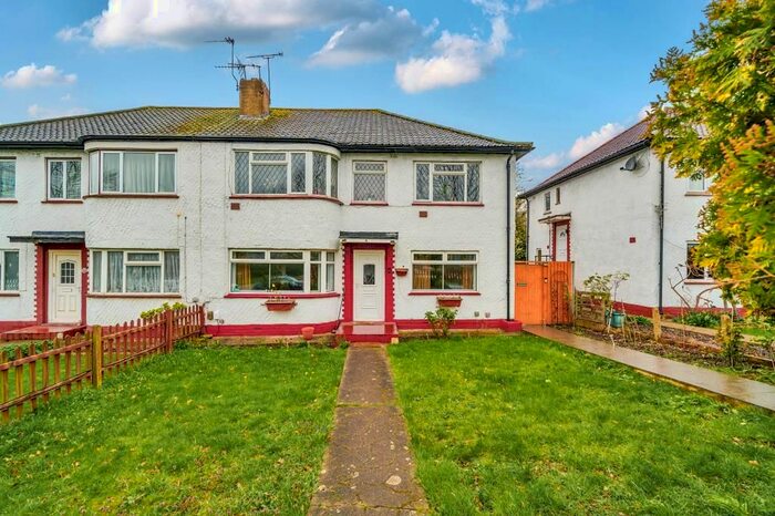 2 Bedroom Maisonette For Sale In Northumberland Gardens, Isleworth, TW7