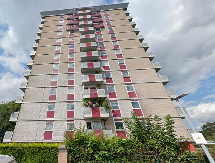 2 Bedroom Block Of Apartments To Rent In Woodstock Court, Tatton Road, SK9