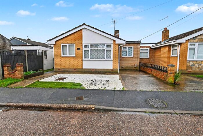 2 Bedroom Detached Bungalow For Sale In Westman Road, Canvey Island, SS8