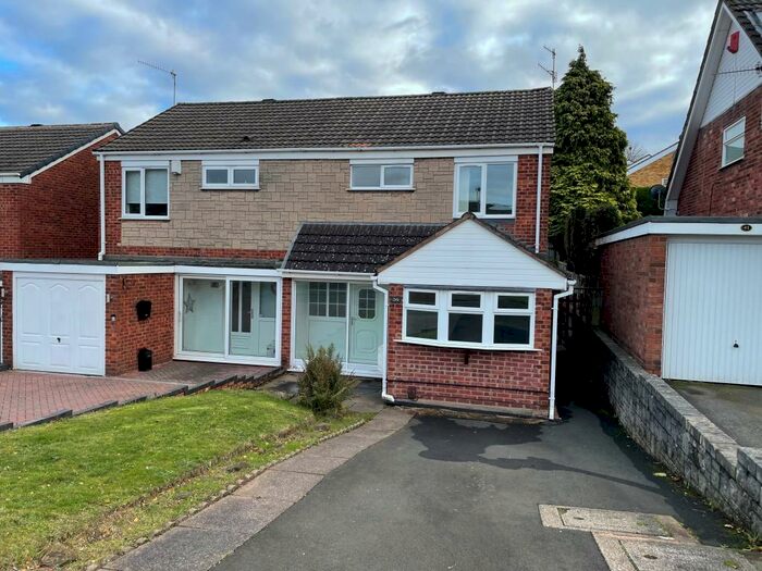 3 Bedroom House To Rent In Halesowen, West Midlands, B63