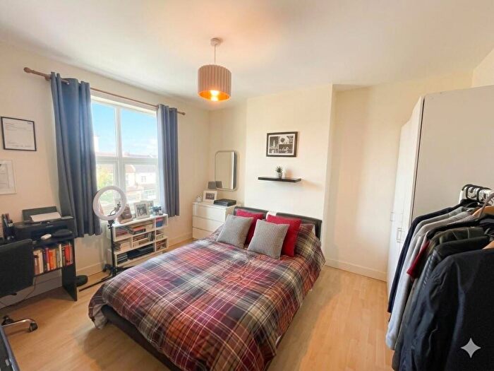 1 Bedroom Flat To Rent In Wick Road, Bristol, BS4