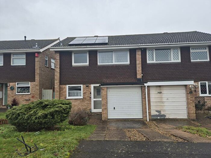 3 Bedroom Semi-Detached House To Rent In Park Hill Road, Northampton, NN3