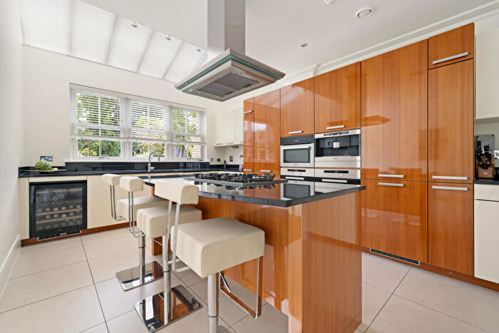 5 Bedroom Detached House To Rent In Gainsborough Place, Cobham, Surrey, KT11
