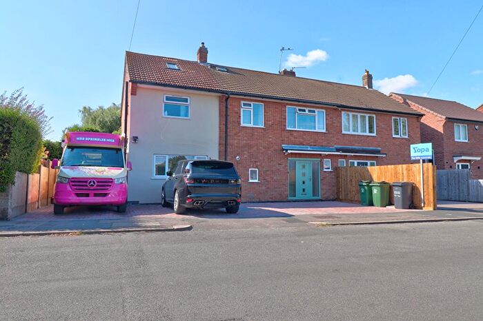 4 Bedroom Semi-Detached House For Sale In Brookside Road, Loughborough, LE11