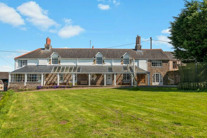 6 Bedroom Farmhouse To Rent In Loddiswell, Kingsbridge, TQ7