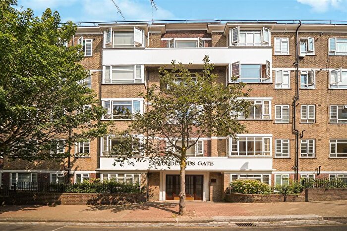 2 Bedroom Flat For Sale In Woodlands Gate, Woodlands Way, Putney, SW15