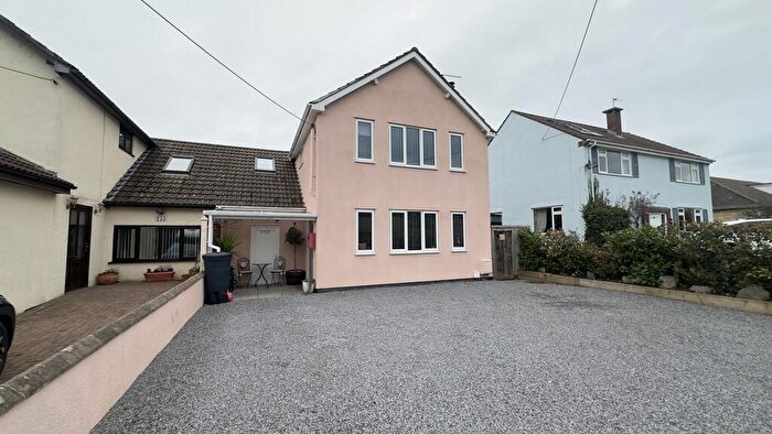 4 Bedroom Link Detached House For Sale In Oldmixon Road, Hutton, BS24