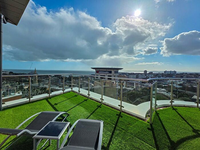 3 Bedroom Penthouse To Rent In Bed Penthouse On Richmond Hill, BH2