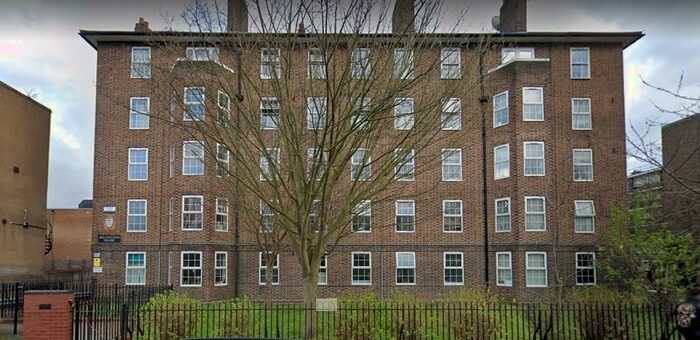 3 Bedroom Ground Flat To Rent In Three Bed Flat To Rent In Stoke Newington, N16