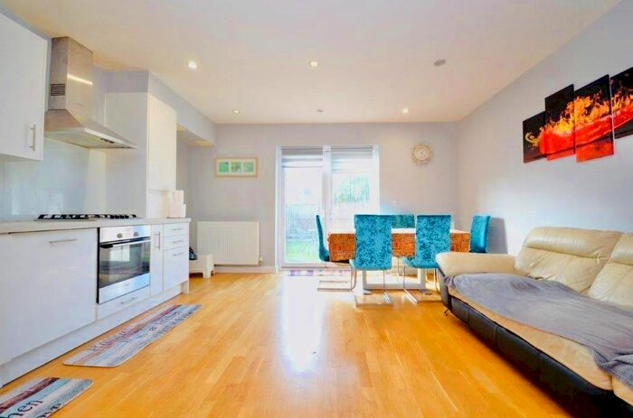 4 Bedroom Terraced House To Rent In Chester Road, Hounslow, TW4