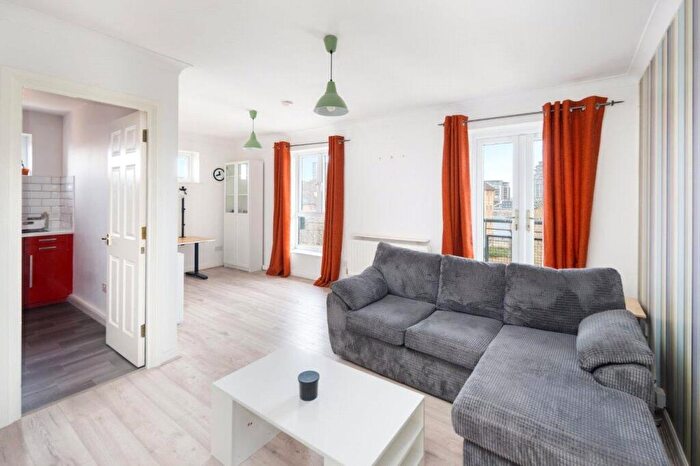 2 Bedroom Flat To Rent In West Lodge, Britannia Gate, London, E16