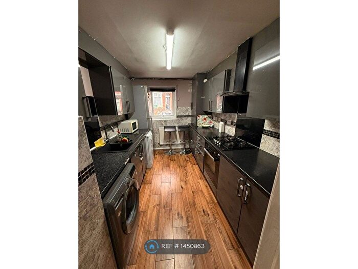 2 Bedroom Terraced House To Rent In Harley Street, Nottingham, NG7