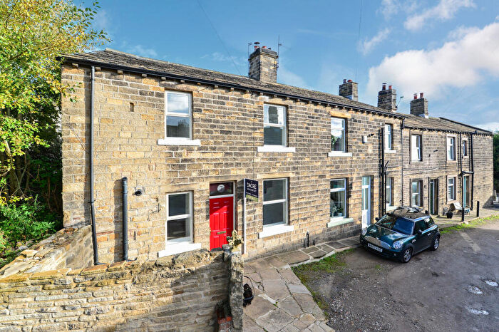 3 Bedroom End Of Terrace House For Sale In Hartleys Square, East Morton, West Yorkshire, BD20