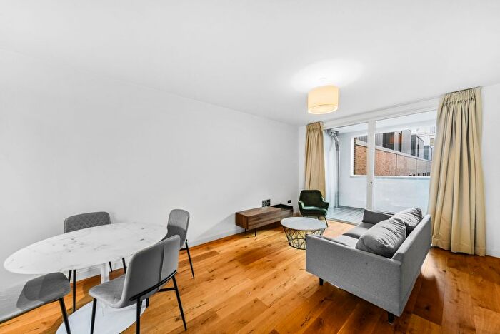 3 Bedroom Flat To Rent In Carpet Street, London, E15