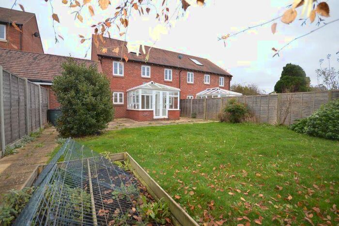 4 Bedroom Semi-Detached House To Rent In Wellesbourne Crescent, KIngshill Grange, High Wycombe, HP13