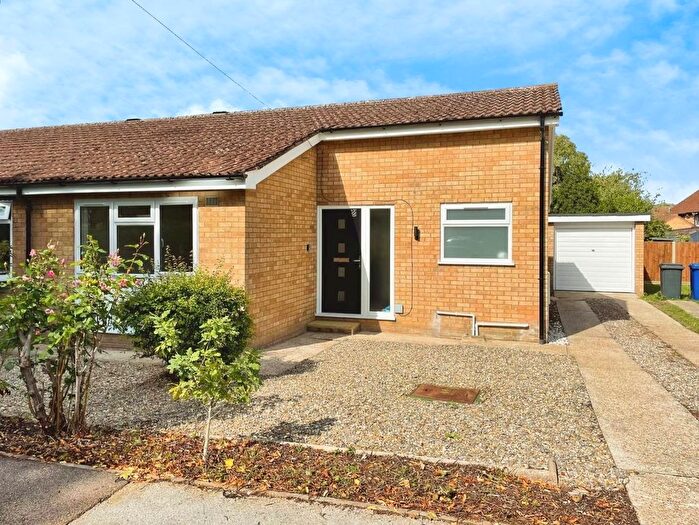1 Bedroom Semi-Detached Bungalow For Sale In St. Davids Close, Brandon, IP27