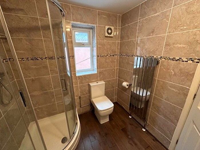 5 Bedroom Semi-Detached House To Rent In Dickenson Road, Manchester, M14