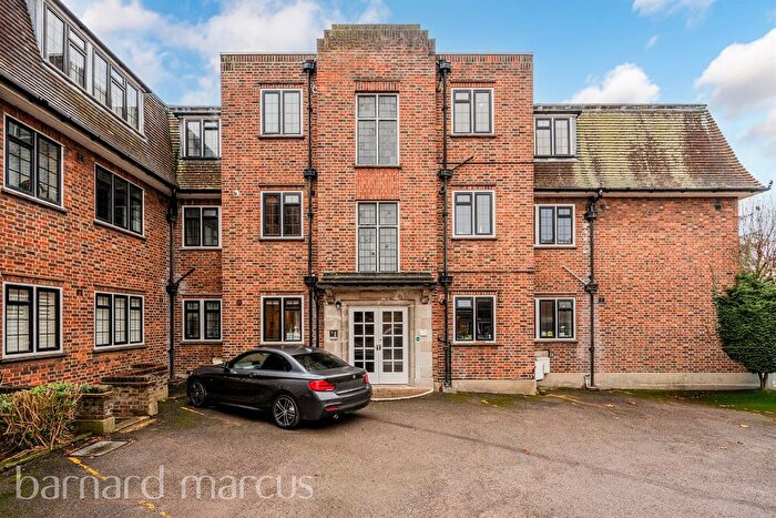 2 Bedroom Flat For Sale In Church Close, Epsom, KT17