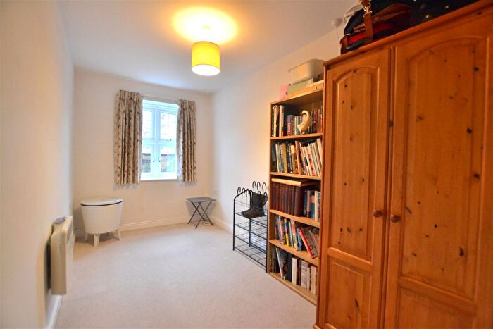 2 Bedroom Flat For Sale In Sycamore Grange, Branksomewood Road, Fleet, GU51