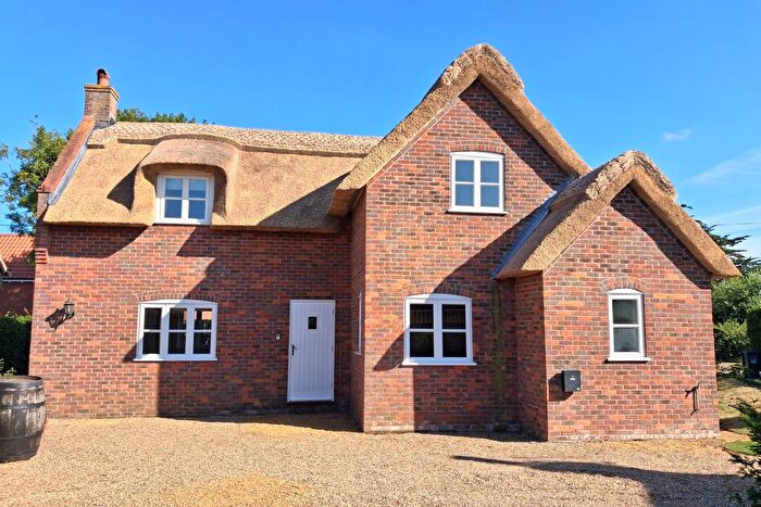 2 Bedroom Cottage To Rent In Church Road, Potter Heigham, NR29