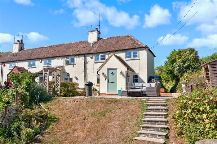 3 Bedroom Cottage For Sale In Grove Road, Wickhambreaux, Canterbury, Kent, CT3