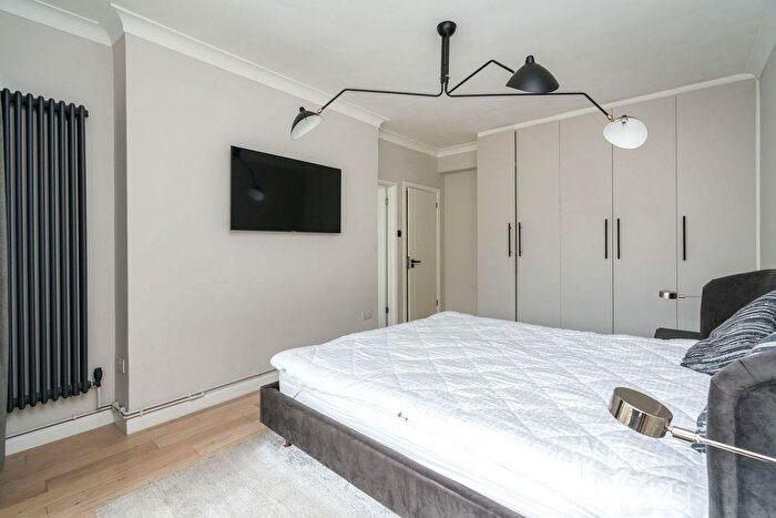2 Bedroom Apartment To Rent In Gloucester Place, Marylebone, London, NW1