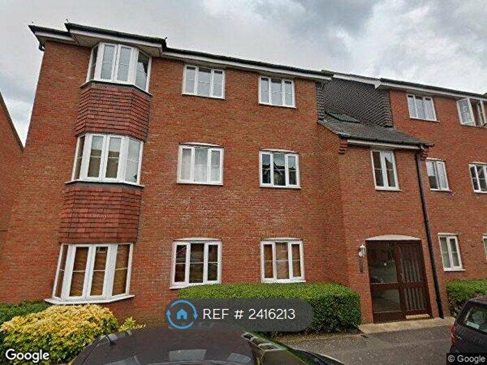 2 Bedroom Flat To Rent In Hopton Grove, Newport Pagnell, MK16