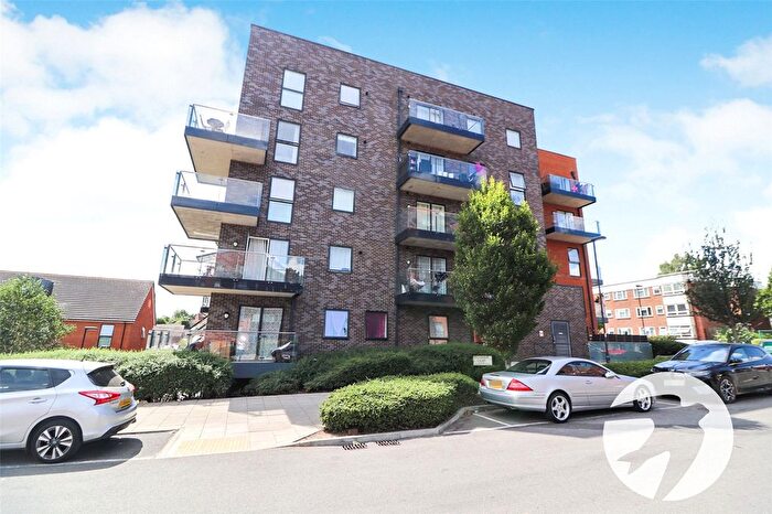 2 Bedroom Flat For Sale In Dell View Road, Erith, DA8
