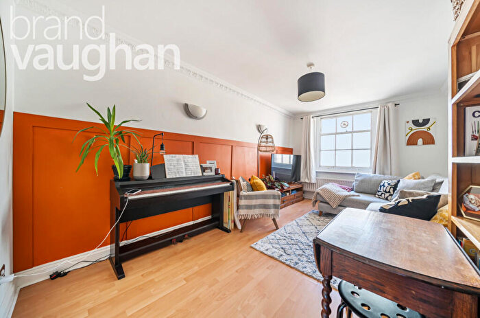 2 Bedroom Flat To Rent In Marine Parade, Brighton, East Sussex, BN2