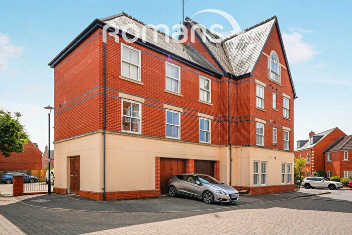 2 Bedroom Flat To Rent In Luna Close, Swindon, SN25