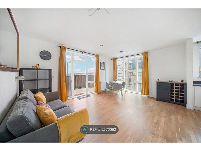 2 Bedroom Flat To Rent In Cross Road, Croydon, CR0