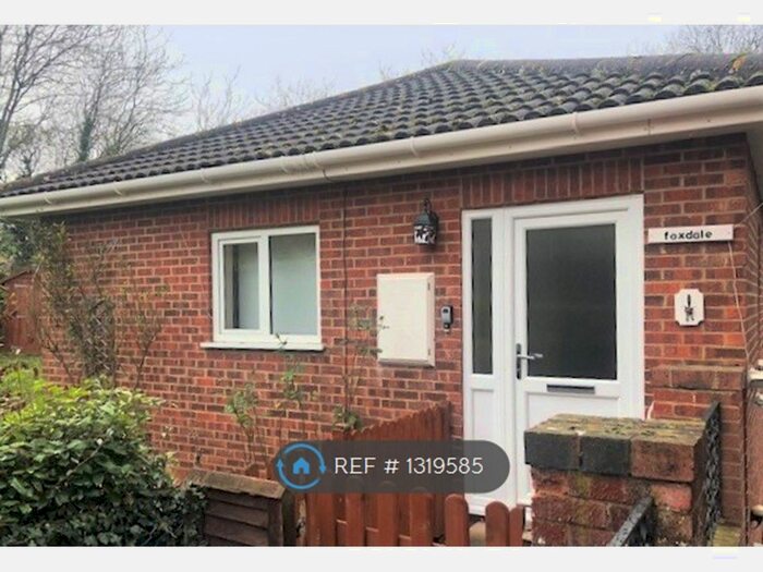 3 Bedroom Bungalow To Rent In Russell Square, Longfield DA3