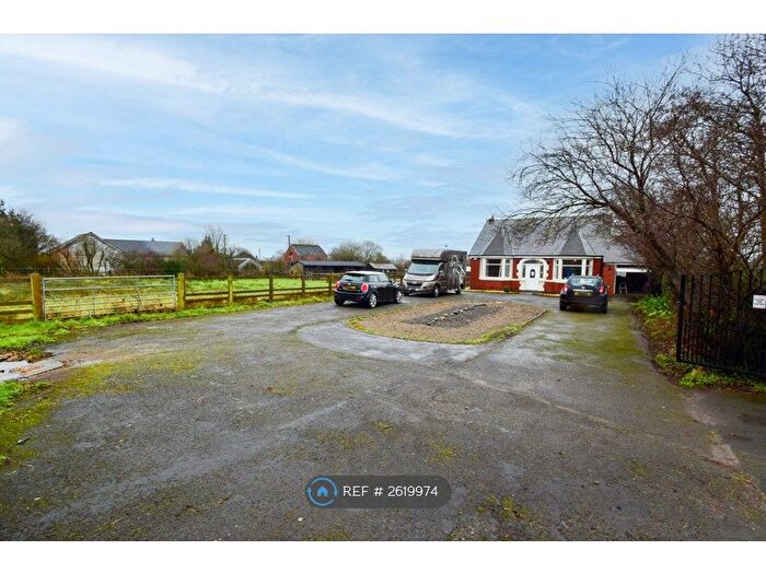 4 Bedroom Bungalow To Rent In Lower Lane, Freckleton, Preston, PR4