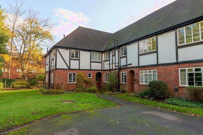 2 Bedroom Ground Maisonette To Rent In Kingsley Court, Walton-on-Thames, KT12