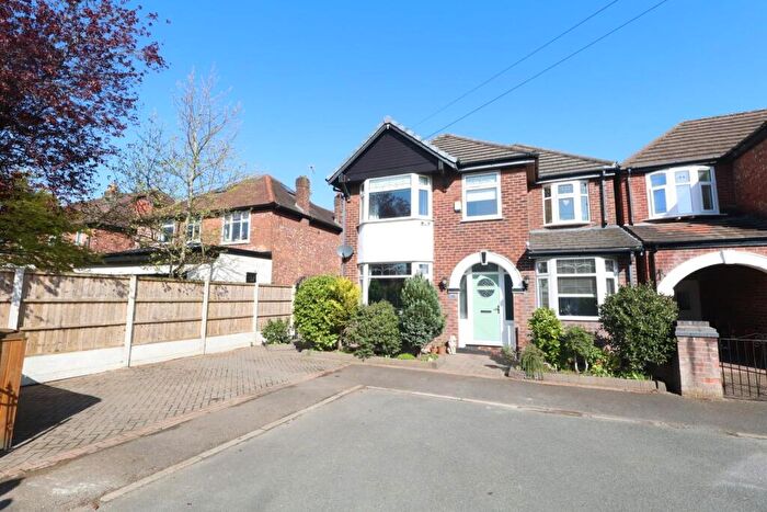 4 Bedroom Detached House For Sale In Brentwood Road, Swinton, M27