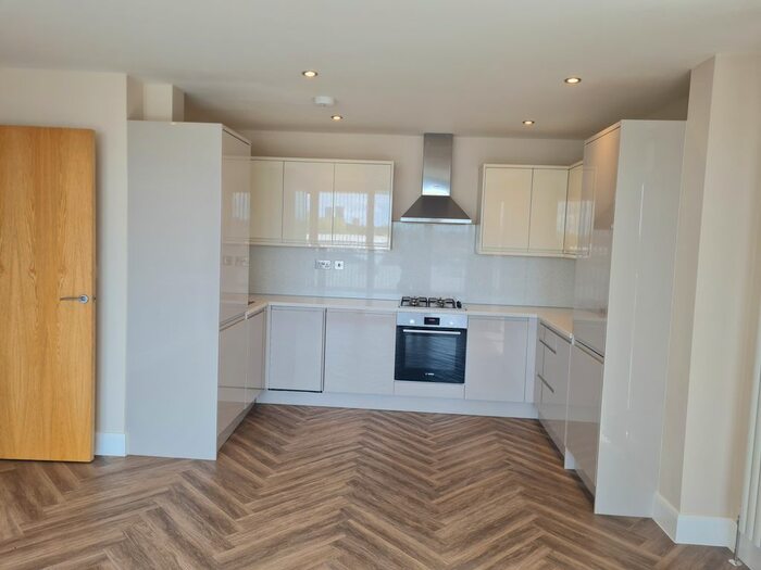 2 Bedroom Flat To Rent In Worton Road, Isleworth, TW7