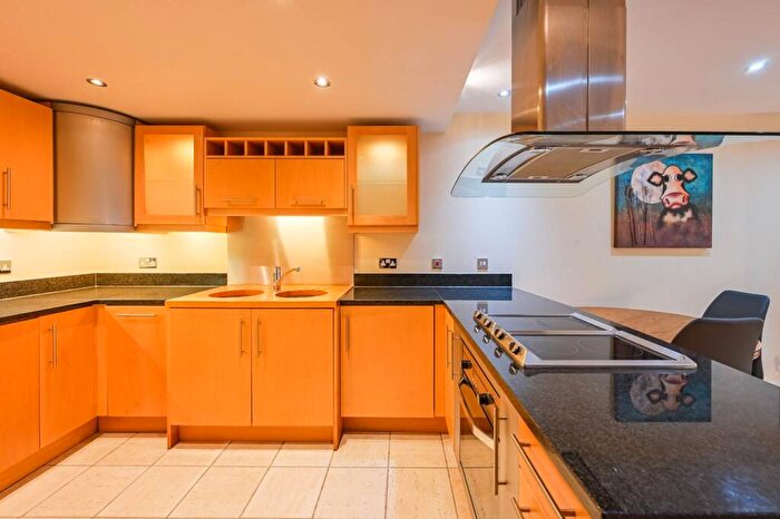 1 Bedroom Flat For Sale In Millharbour, , Canary Wharf, London, E14