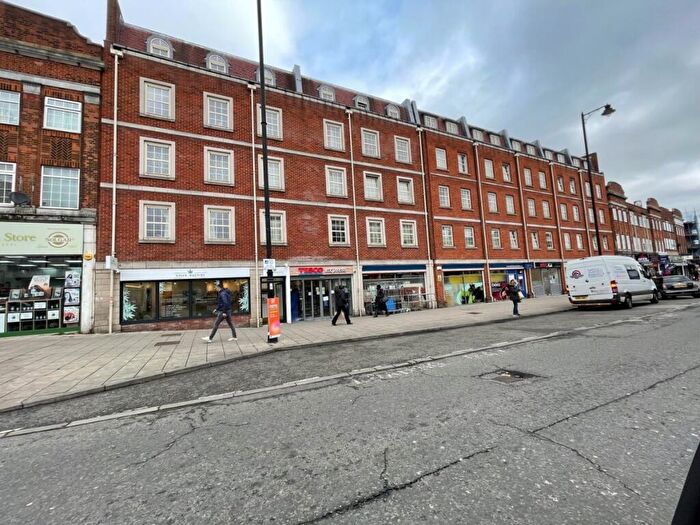 2 Bedroom Flat To Rent In Fretwell House, Southgate, N14