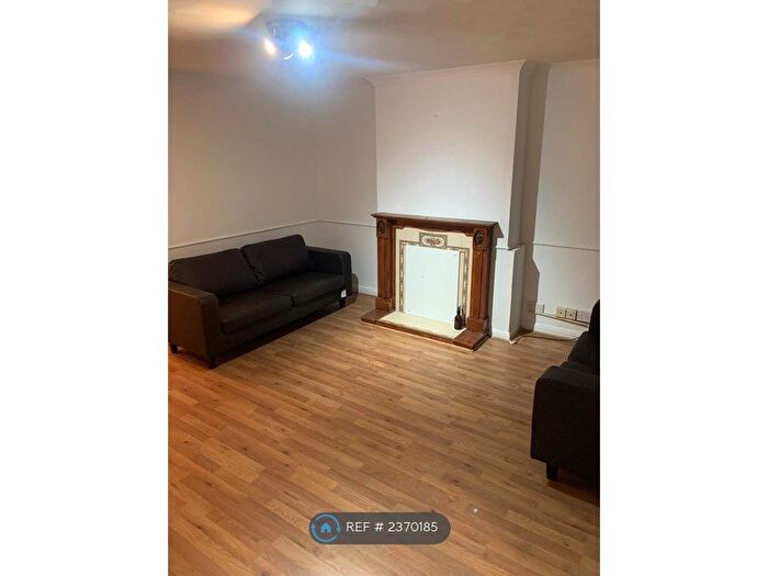 3 Bedroom Terraced House To Rent In Shepherds Close, Romford, RM6