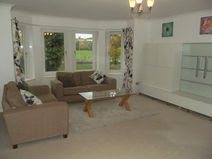 2 Bedroom Apartment To Rent In Braemar Court, Muirend, G44