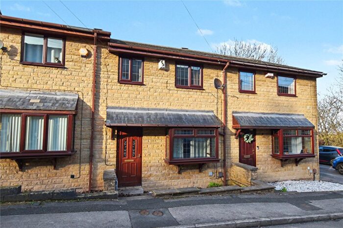 3 Bedroom Town House For Sale In Troy Road, Morley, Leeds, West Yorkshire, LS27