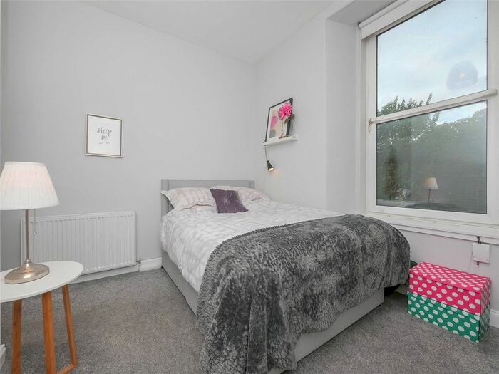 2 Bedroom Flat To Rent In Canon Street, Edinburgh, EH3