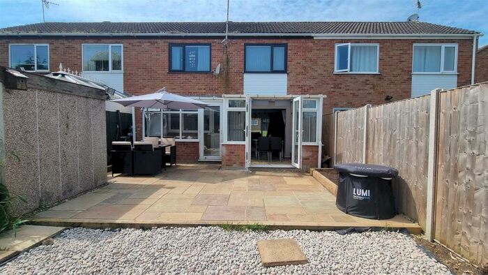 3 Bedroom Terraced House For Sale In Lansbury Road, Halesworth, IP19