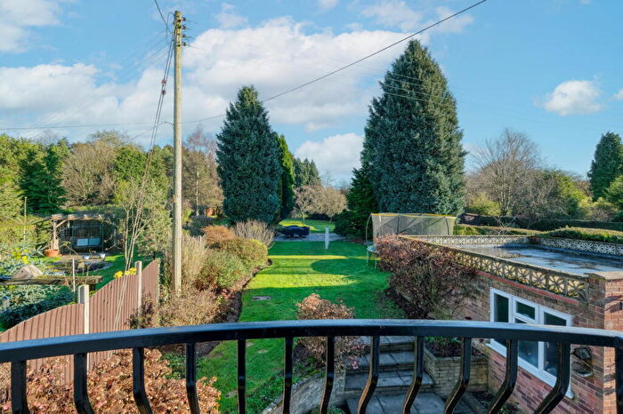 4 Bedroom Detached House For Sale In Lower Shepley Lane, Lickey End, Bromsgrove, B60