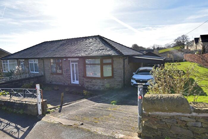 2 Bedroom Semi-Detached Bungalow For Sale In Macclesfield Road, Whaley Bridge, SK23