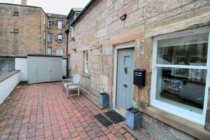 2 Bedroom Cottage To Rent In Royal Terrace Lane, Glasgow, G3